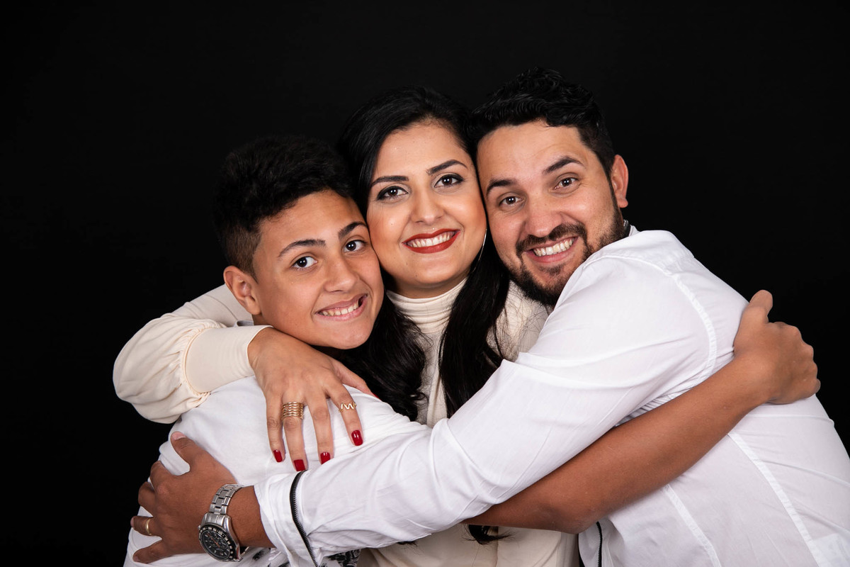 Ensaio Fotográfico: Ensaio de familia, Capturando Emoções Únicas
Imagens incríveis de ensaios de casal, debutante e família, em estúdio e cenários ao ar livre. Retratos cheios de estilo, emoção e autenticidade para eternizar momentos especiais.