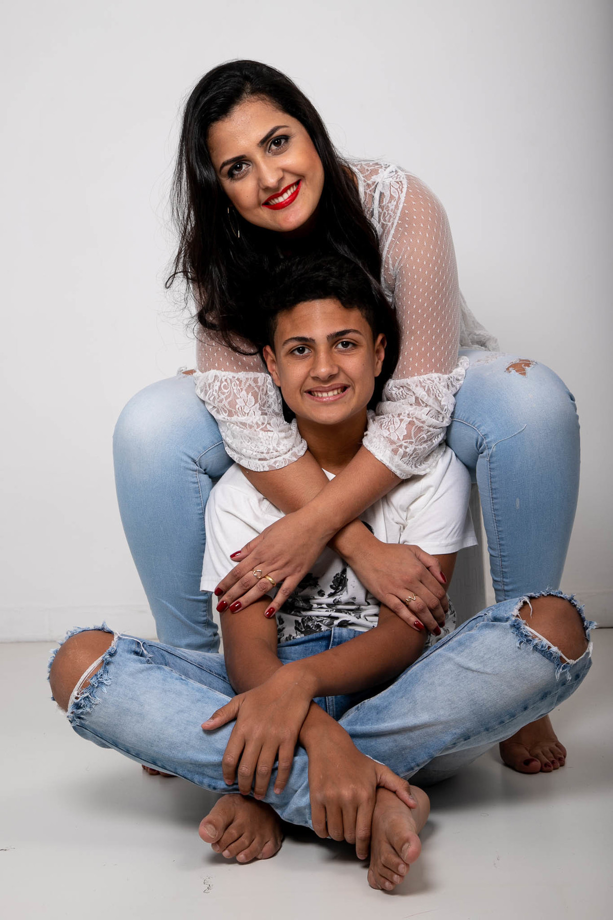 Ensaio Fotográfico: Ensaio de familia, Capturando Emoções Únicas
Imagens incríveis de ensaios de casal, debutante e família, em estúdio e cenários ao ar livre. Retratos cheios de estilo, emoção e autenticidade para eternizar momentos especiais.