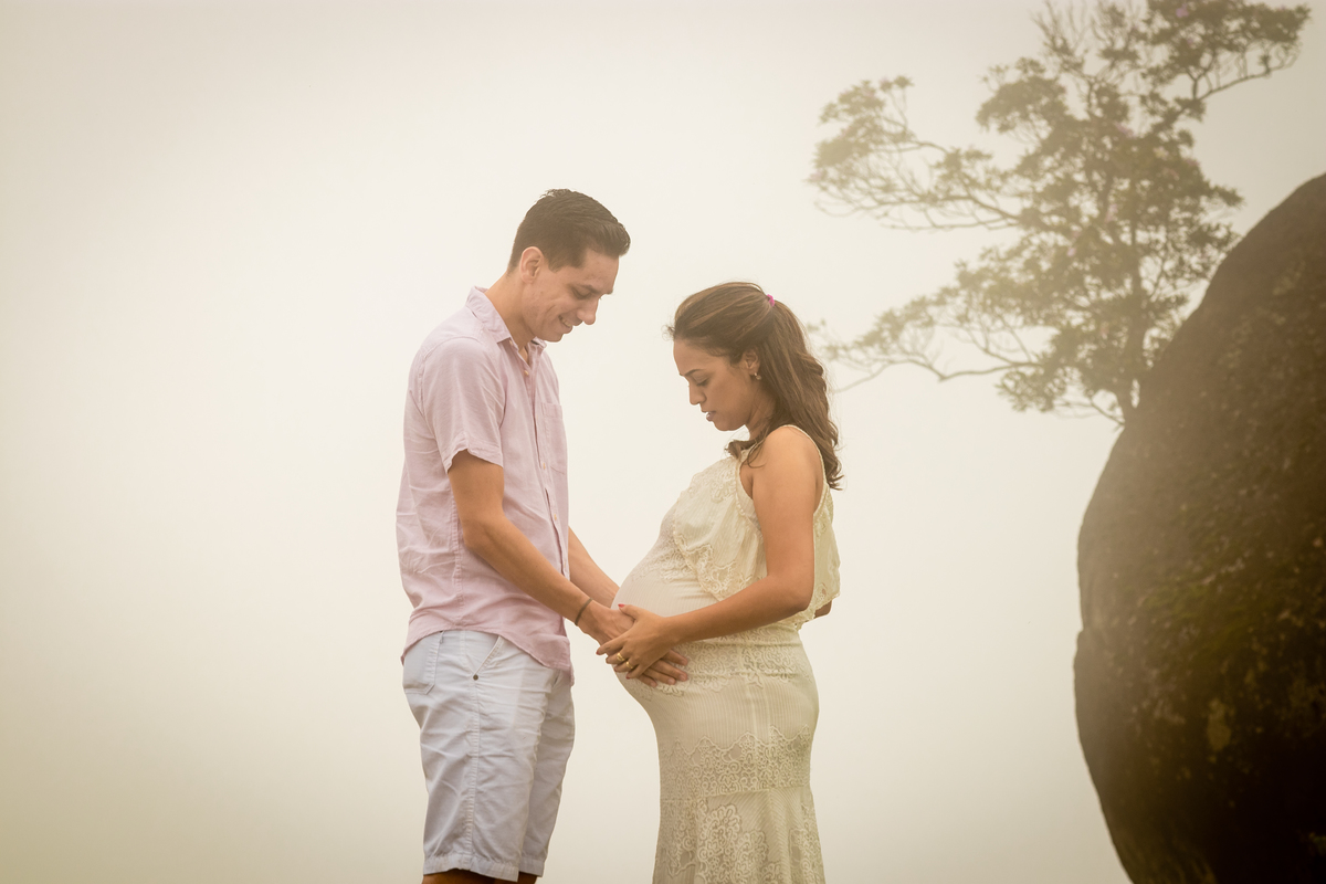 Ensaio fotográfico de gestante e família no Pico do Urubu em Mogi das Cruzes - por Daniel Moura da Clique a Dois 