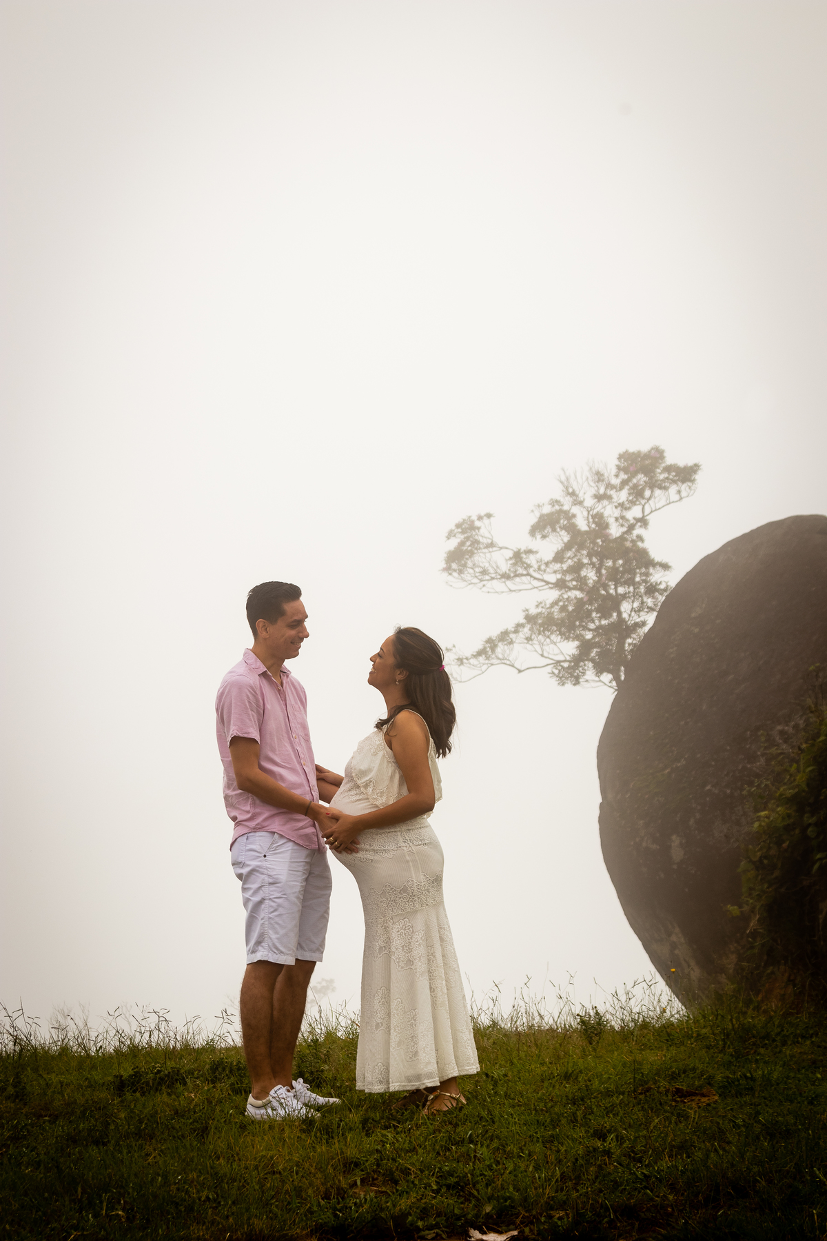 Ensaio fotográfico de gestante e família no Pico do Urubu em Mogi das Cruzes - por Daniel Moura da Clique a Dois 