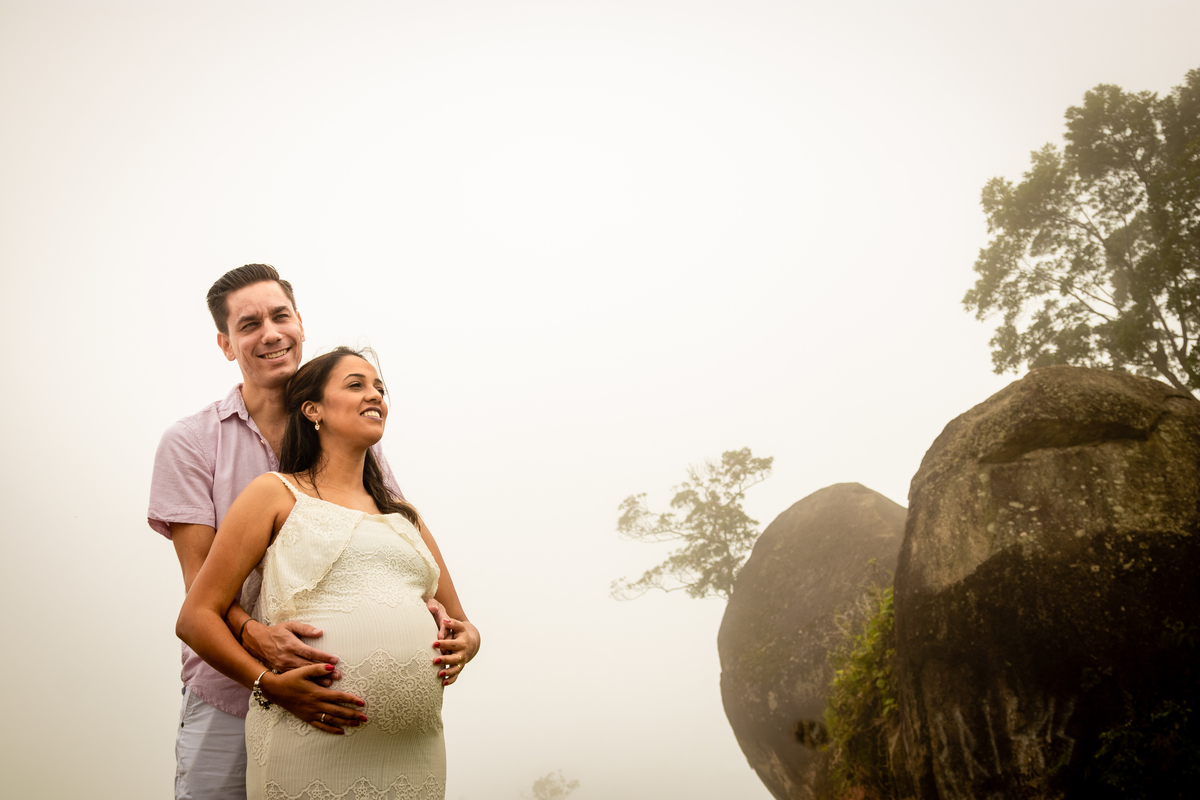 Ensaio fotográfico de gestante e família no Pico do Urubu e Parque Centenário em Mogi das Cruzes - por Daniel Moura da Clique a Dois - um divertido piquenique em família