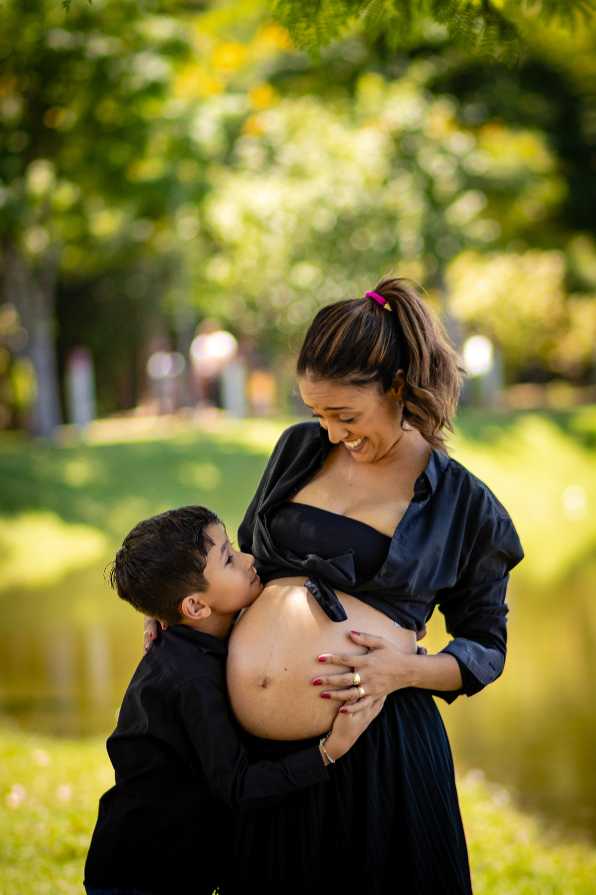 Ensaio fotográfico de gestante e família no Pico do Urubu e Parque Centenário em Mogi das Cruzes - por Daniel Moura da Clique a Dois - um divertido piquenique em família