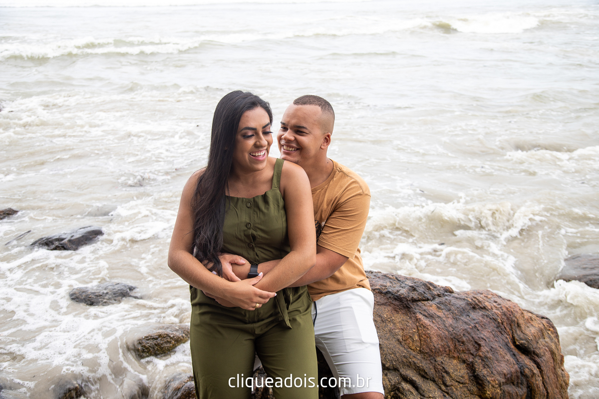 Ensaio fotográfico de Casal (Namorados) realizado na Praia de Juquehy no litoral norte de São Paulo, Daniel Moura e Patty Moura, fotografia de casamento, melhor praia para fotografar