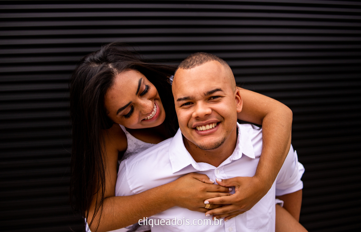 Ensaio fotográfico de Casal (Namorados) realizado na Praia de Juquehy no litoral norte de São Paulo, Daniel Moura e Patty Moura, fotografia de casamento, melhor praia para fotografar