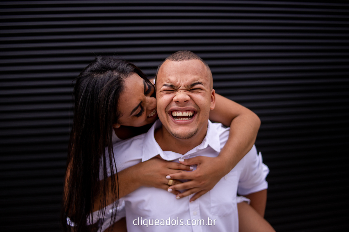 Ensaio fotográfico de Casal (Namorados) realizado na Praia de Juquehy no litoral norte de São Paulo, Daniel Moura e Patty Moura, fotografia de casamento, melhor praia para fotografar