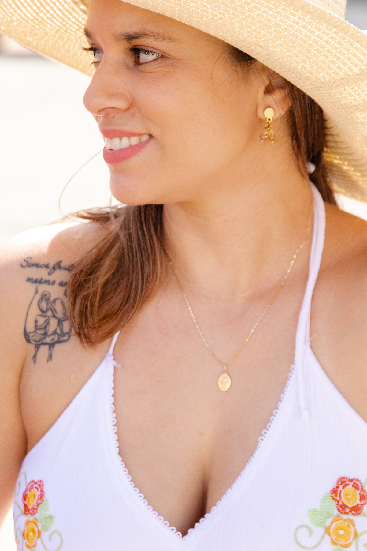 Ensaio de casal na praia de Riviera no litoral norte de são paulo, como o fotografo Daniel Moura da Clique a Dois fotografia, ensaio de casal comemorando bodas de casamento, junto a sua filha.