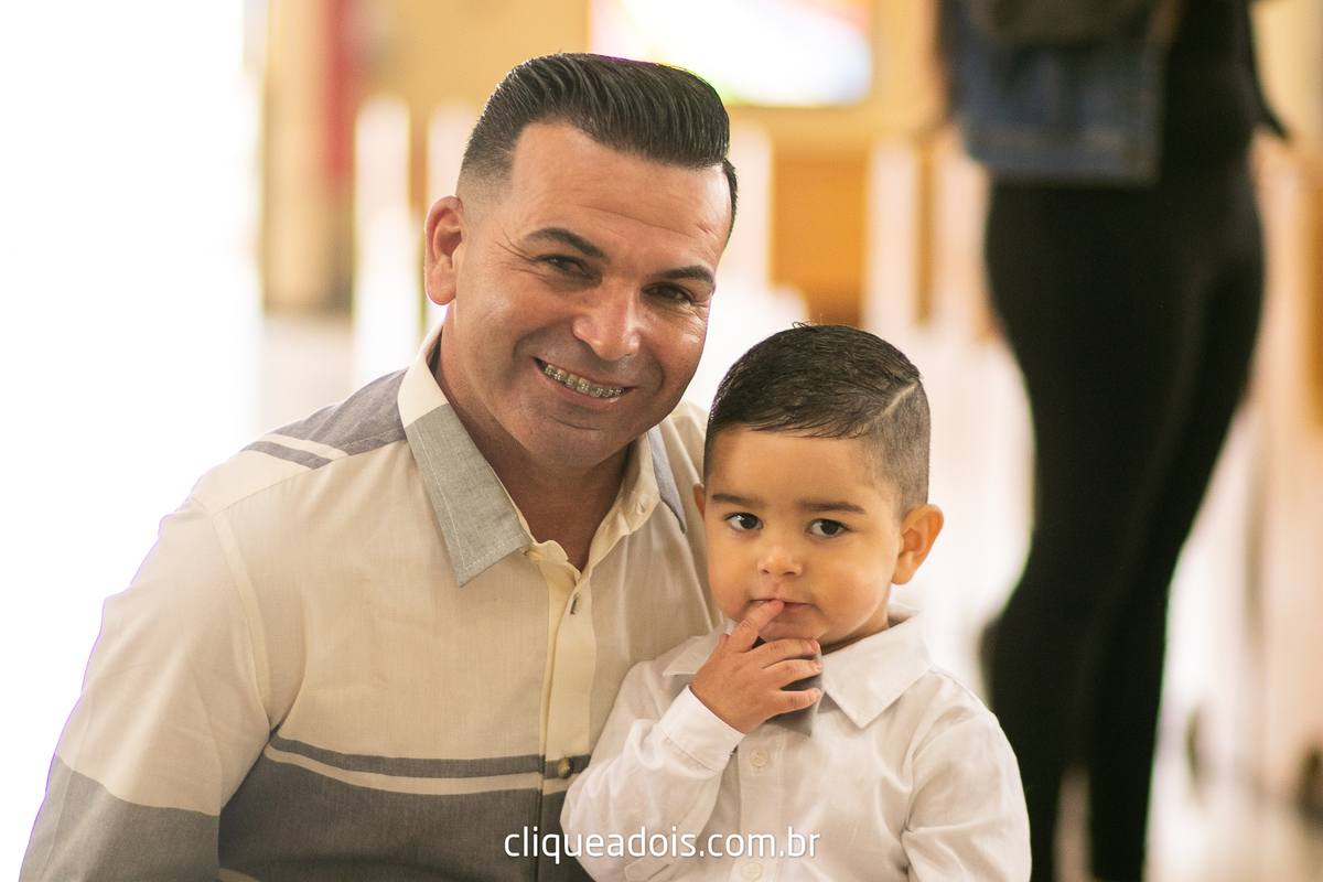 Fotografar batizados é sempre emocionante. Confira os melhores trabalhos com cerimônias de batismo do fotógrafo de famílias Daniel Moura, Batizado Paróquia Santa Cruz e Santa Margarida D'Youville