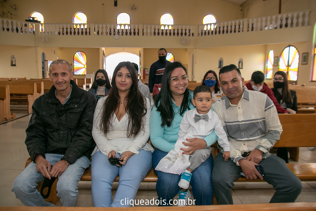Fotografar batizados é sempre emocionante. Confira os melhores trabalhos com cerimônias de batismo do fotógrafo de famílias Daniel Moura, Batizado Paróquia Santa Cruz e Santa Margarida D'Youville