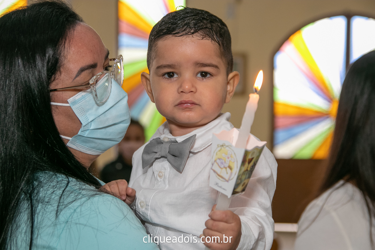 Fotografar batizados é sempre emocionante. Confira os melhores trabalhos com cerimônias de batismo do fotógrafo de famílias Daniel Moura, Batizado Paróquia Santa Cruz e Santa Margarida D'Youville