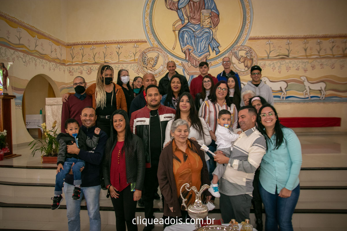 Fotografar batizados é sempre emocionante. Confira os melhores trabalhos com cerimônias de batismo do fotógrafo de famílias Daniel Moura, Batizado Paróquia Santa Cruz e Santa Margarida D'Youville
