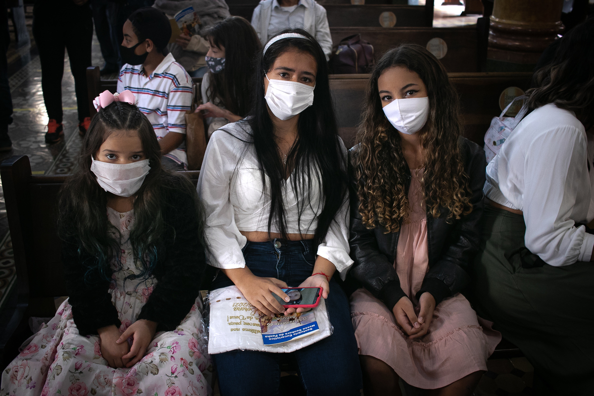 Fotografar batizados é sempre emocionante. Confira os melhores trabalhos com cerimônias de batismo do fotógrafo de famílias Daniel Moura