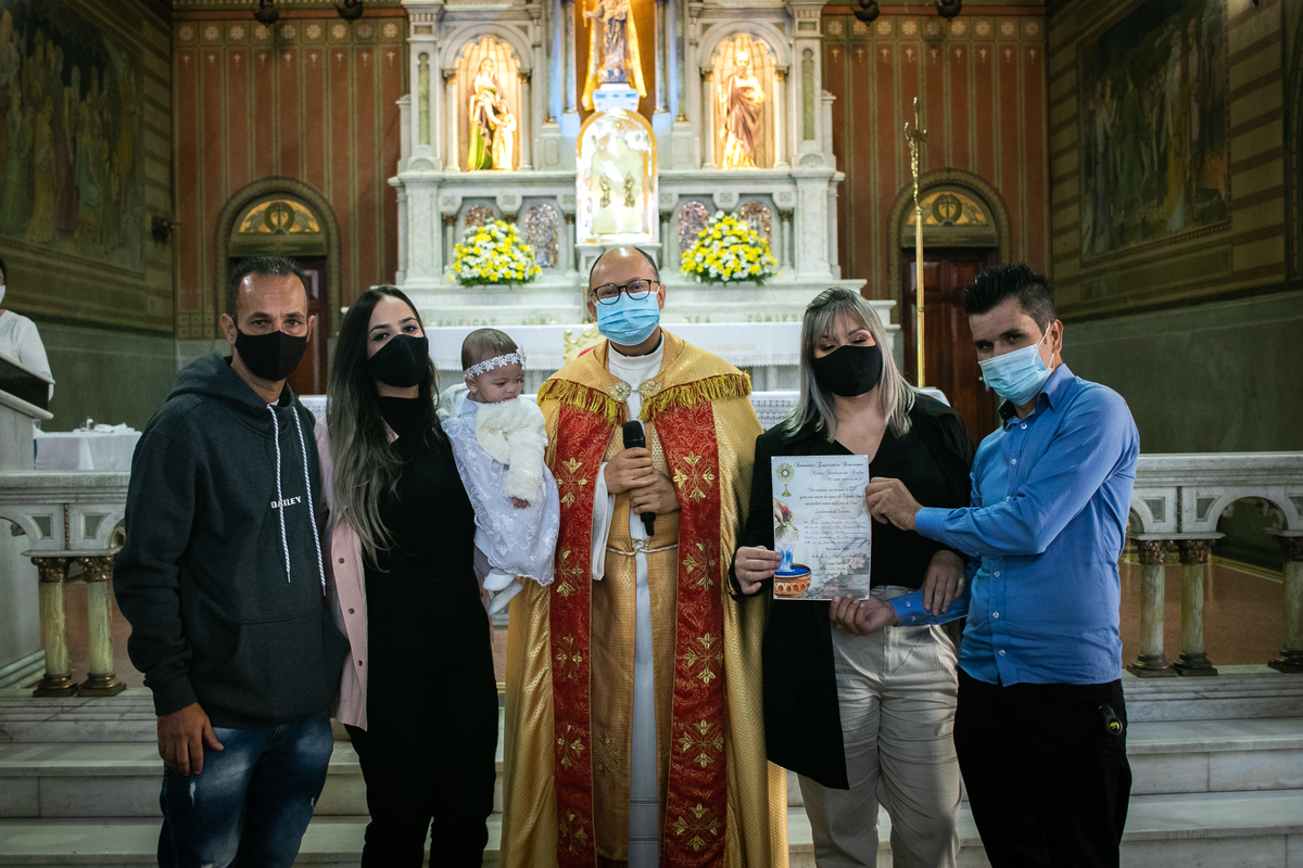 Fotografar batizados é sempre emocionante. Confira os melhores trabalhos com cerimônias de batismo do fotógrafo de famílias Daniel Moura