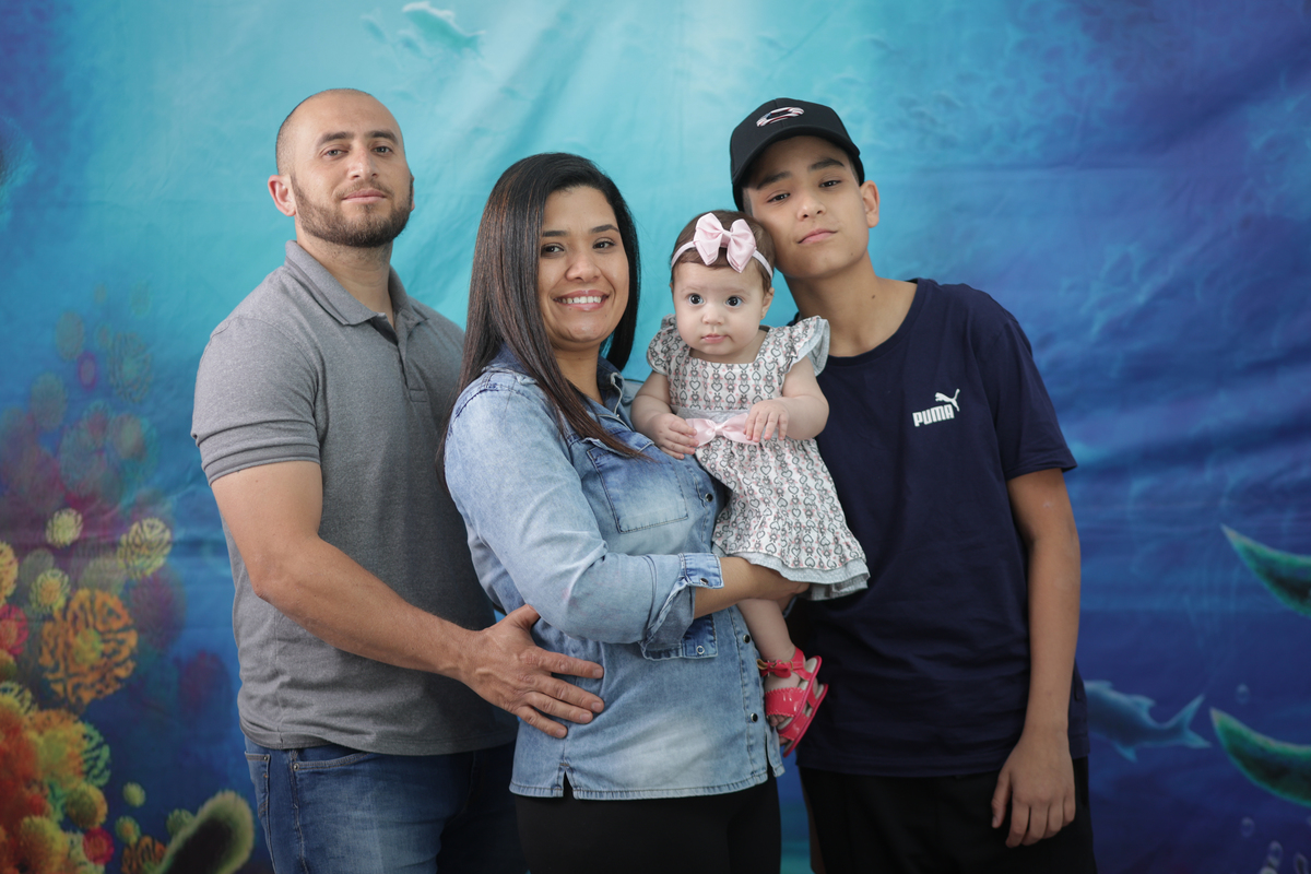 acompanhamento mensal de bebês, estúdio fotográfico em Poá, Clique a Dois fotografia, Ensaio fotográfico de família, book de bebes, Daniel Moura fotografo 