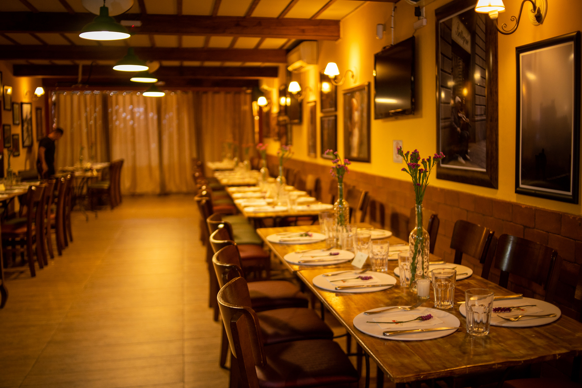 Infesta - La infesta 
Infesta (Buffet E Eventos)  - Tatuapé
Lugares para fazer um mini wedding em São Paulo, espaços menores e mais intimistas. Casamento sofisticado e muito elegante, fotografado por Daniel Moura da empresa Clique a Dois fotografia.