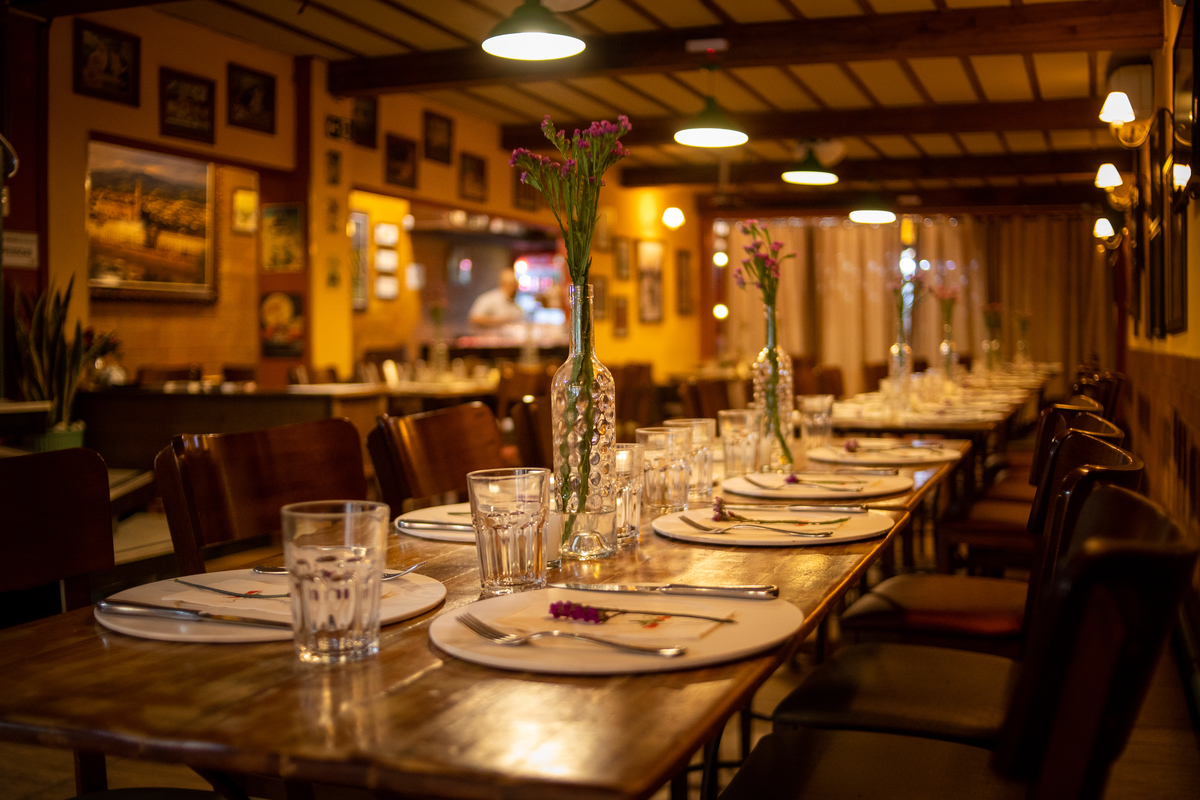 Infesta - La infesta 
Infesta (Buffet E Eventos)  - Tatuapé
Lugares para fazer um mini wedding em São Paulo, espaços menores e mais intimistas. Casamento sofisticado e muito elegante, fotografado por Daniel Moura da empresa Clique a Dois fotografia.