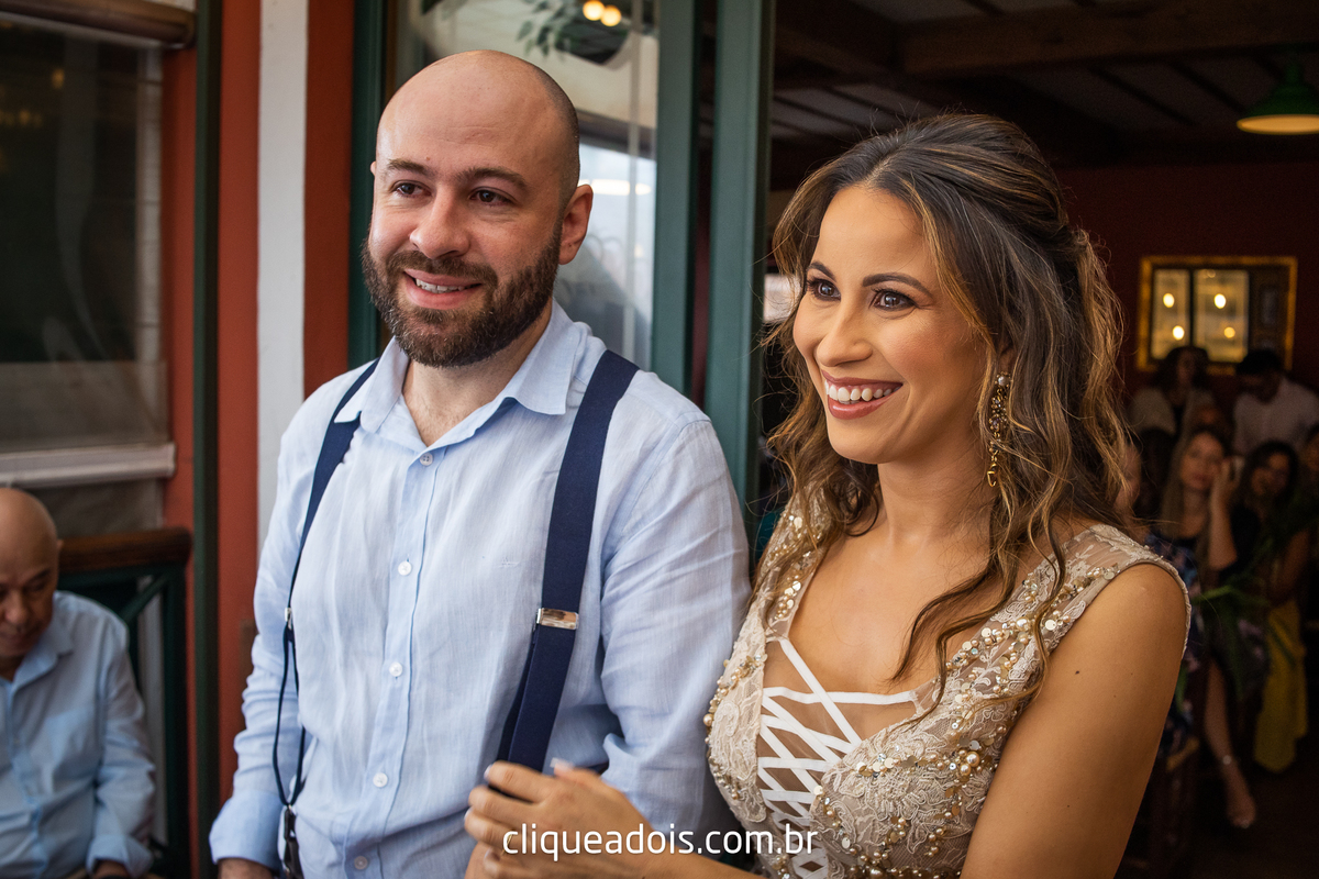 Vestido de noiva luxuoso, Infesta - La infesta 
Infesta (Buffet E Eventos)  - Tatuapé
Lugares para fazer um mini wedding em São Paulo, espaços menores e mais intimistas. Casamento sofisticado e muito elegante, fotografado por Daniel Moura e Clique a Dois.