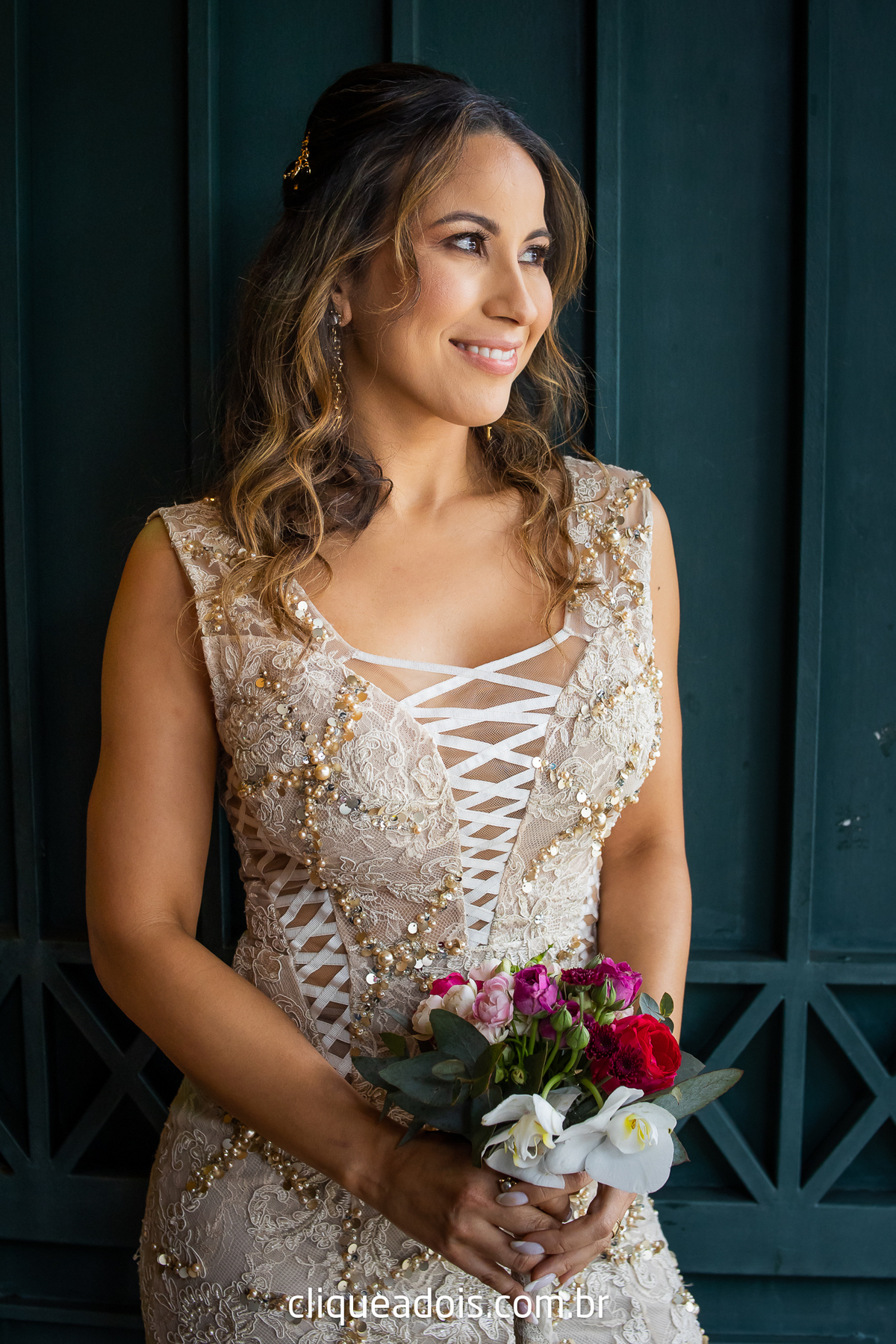 Vestido de noiva luxuoso, Infesta - La infesta 
Infesta (Buffet E Eventos)  - Tatuapé
Lugares para fazer um mini wedding em São Paulo, espaços menores e mais intimistas. Casamento sofisticado e muito elegante, fotografado por Daniel Moura e Clique a Dois.