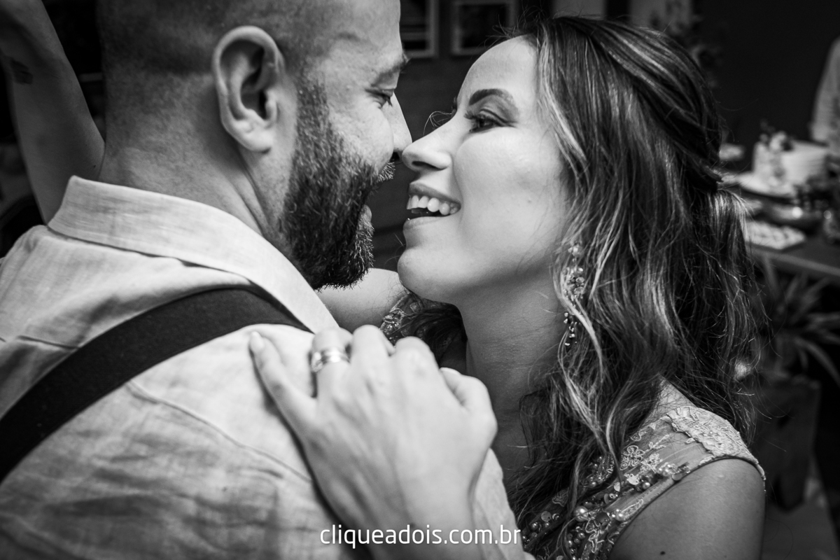 Vestido de noiva luxuoso, Infesta - La infesta 
Infesta (Buffet E Eventos)  - Tatuapé
Lugares para fazer um mini wedding em São Paulo, espaços menores e mais intimistas. Casamento sofisticado e muito elegante, fotografado por Daniel Moura e Clique a Dois.