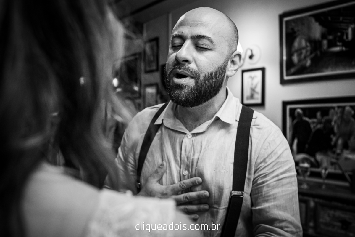 Vestido de noiva luxuoso, Infesta - La infesta 
Infesta (Buffet E Eventos)  - Tatuapé
Lugares para fazer um mini wedding em São Paulo, espaços menores e mais intimistas. Casamento sofisticado e muito elegante, fotografado por Daniel Moura e Clique a Dois.