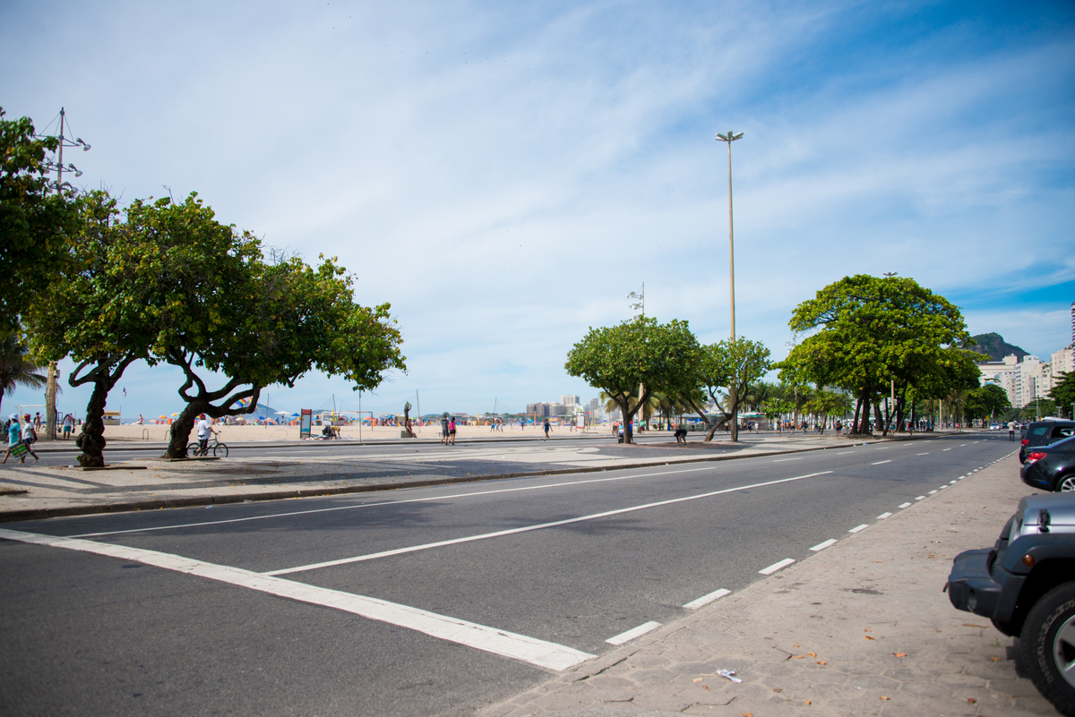 UM TOQUE NO SEU OLHAR ARIANE SCHMITZ TATIANA VIEIRA