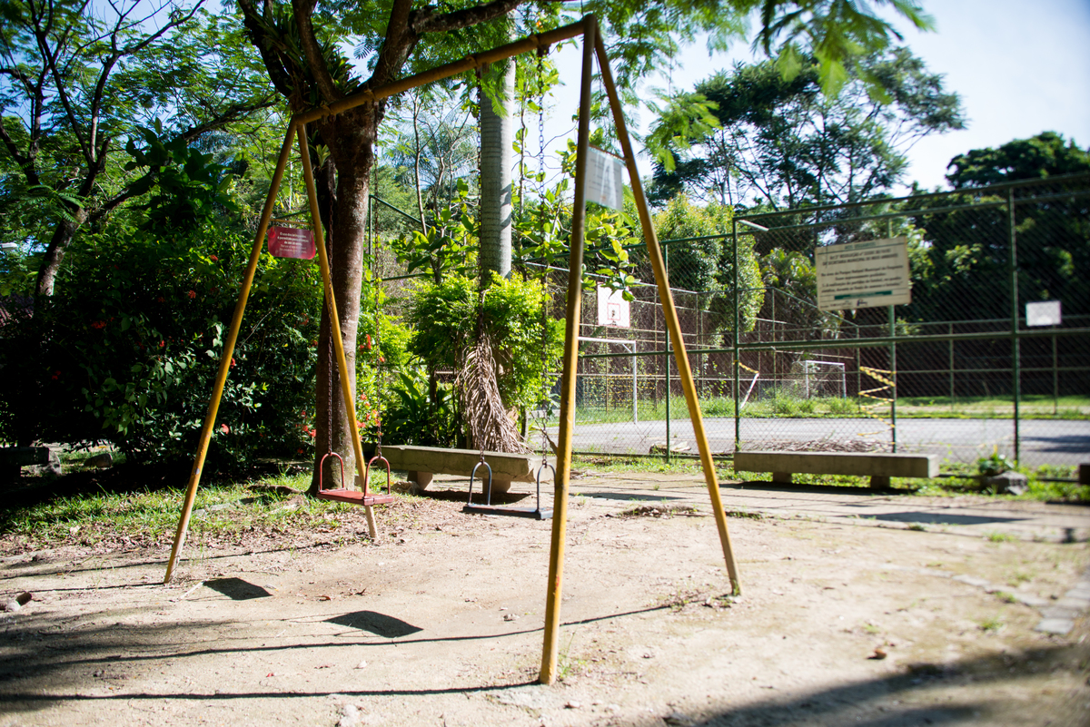 UM TOQUE NO SEU OLHAR ARIANE SCHMITZ TATIANA VIEIRA