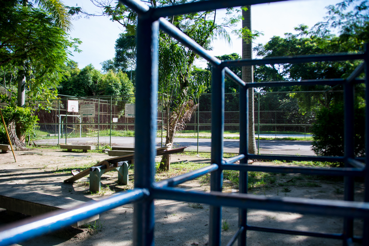 UM TOQUE NO SEU OLHAR ARIANE SCHMITZ TATIANA VIEIRA