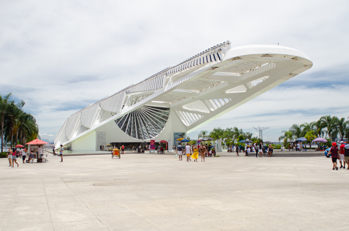 UM TOQUE NO SEU OLHAR ARIANE SCHMITZ TATIANA VIEIRA