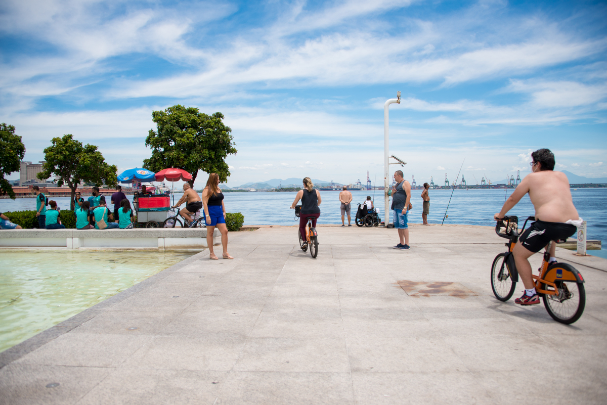UM TOQUE NO SEU OLHAR ARIANE SCHMITZ TATIANA VIEIRA