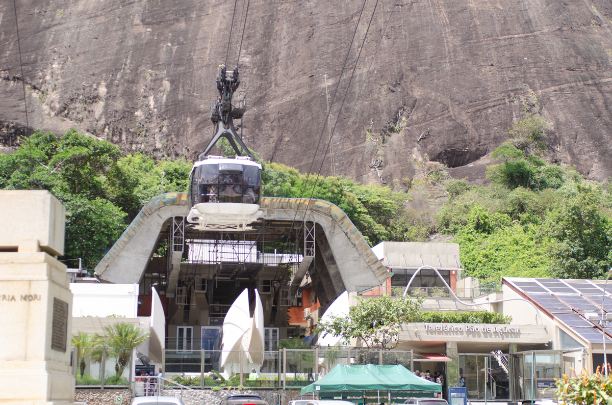 UM TOQUE NO SEU OLHAR ARIANE SCHMITZ TATIANA VIEIRA