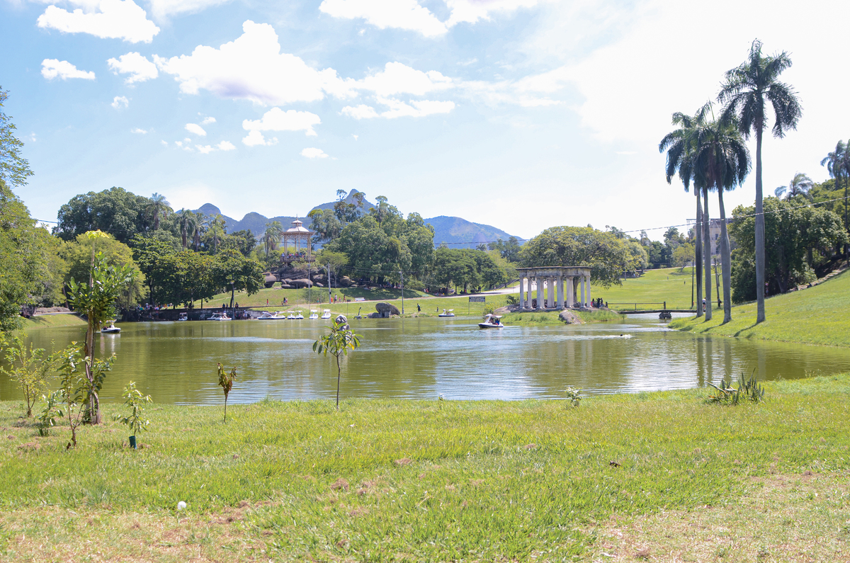 UM TOQUE NO SEU OLHAR ARIANE SCHMITZ TATIANA VIEIRA