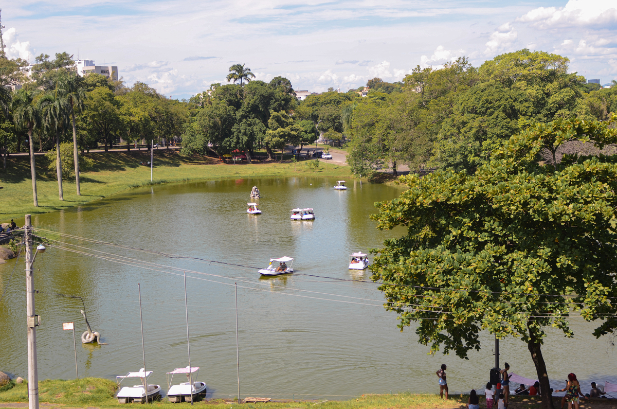 UM TOQUE NO SEU OLHAR ARIANE SCHMITZ TATIANA VIEIRA