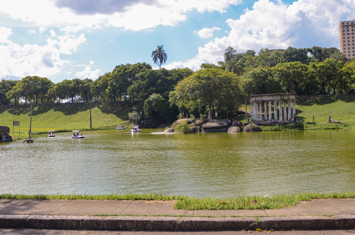 UM TOQUE NO SEU OLHAR ARIANE SCHMITZ TATIANA VIEIRA