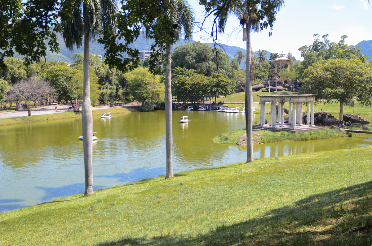 UM TOQUE NO SEU OLHAR ARIANE SCHMITZ TATIANA VIEIRA