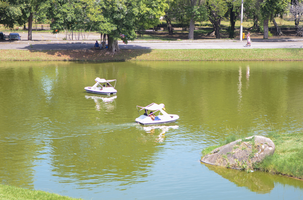 UM TOQUE NO SEU OLHAR ARIANE SCHMITZ TATIANA VIEIRA