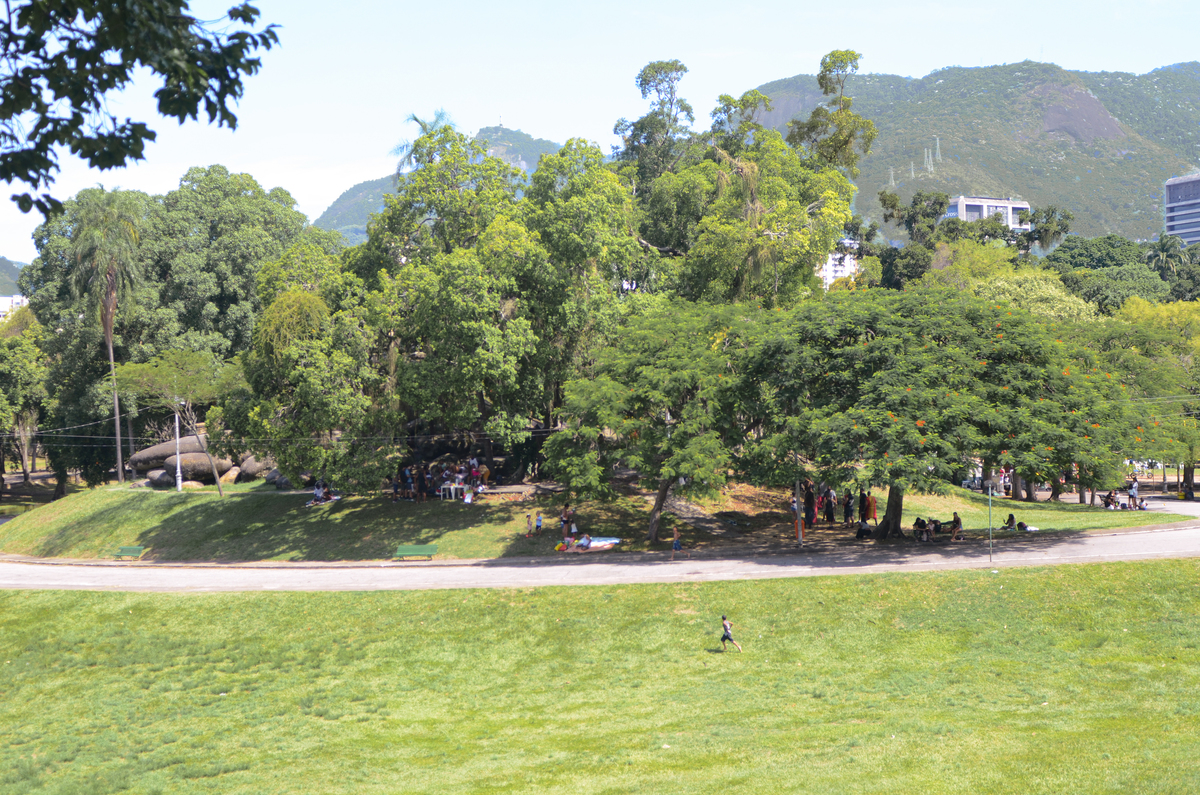 UM TOQUE NO SEU OLHAR ARIANE SCHMITZ TATIANA VIEIRA