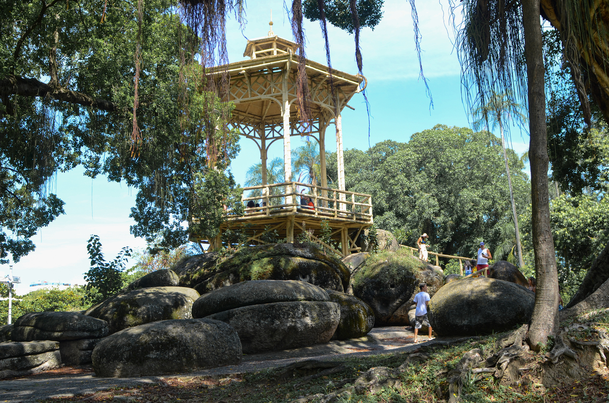 UM TOQUE NO SEU OLHAR ARIANE SCHMITZ TATIANA VIEIRA