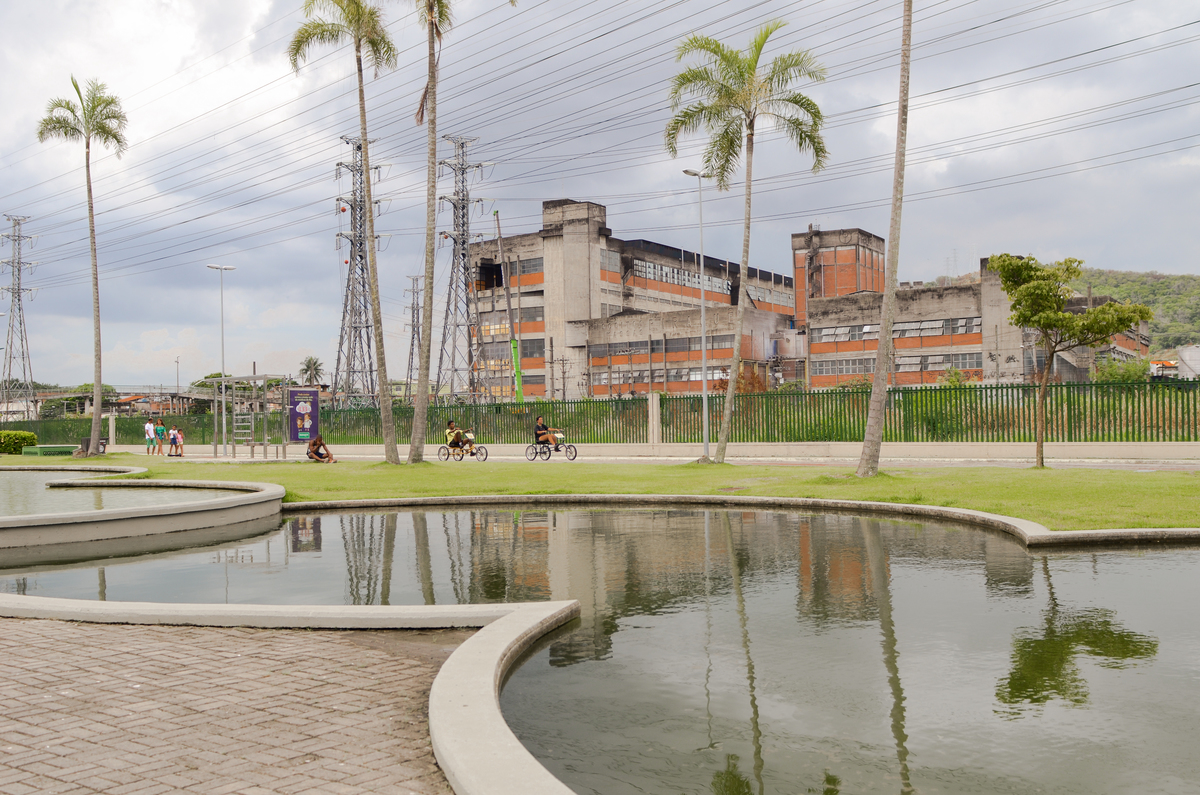 UM TOQUE NO SEU OLHAR ARIANE SCHMITZ TATIANA VIEIRA