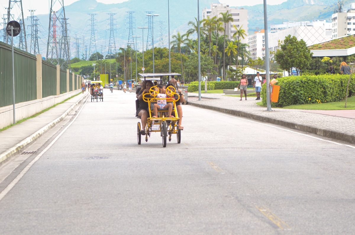 UM TOQUE NO SEU OLHAR ARIANE SCHMITZ TATIANA VIEIRA
