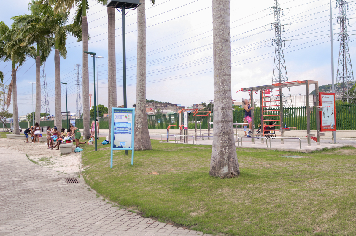 UM TOQUE NO SEU OLHAR ARIANE SCHMITZ TATIANA VIEIRA