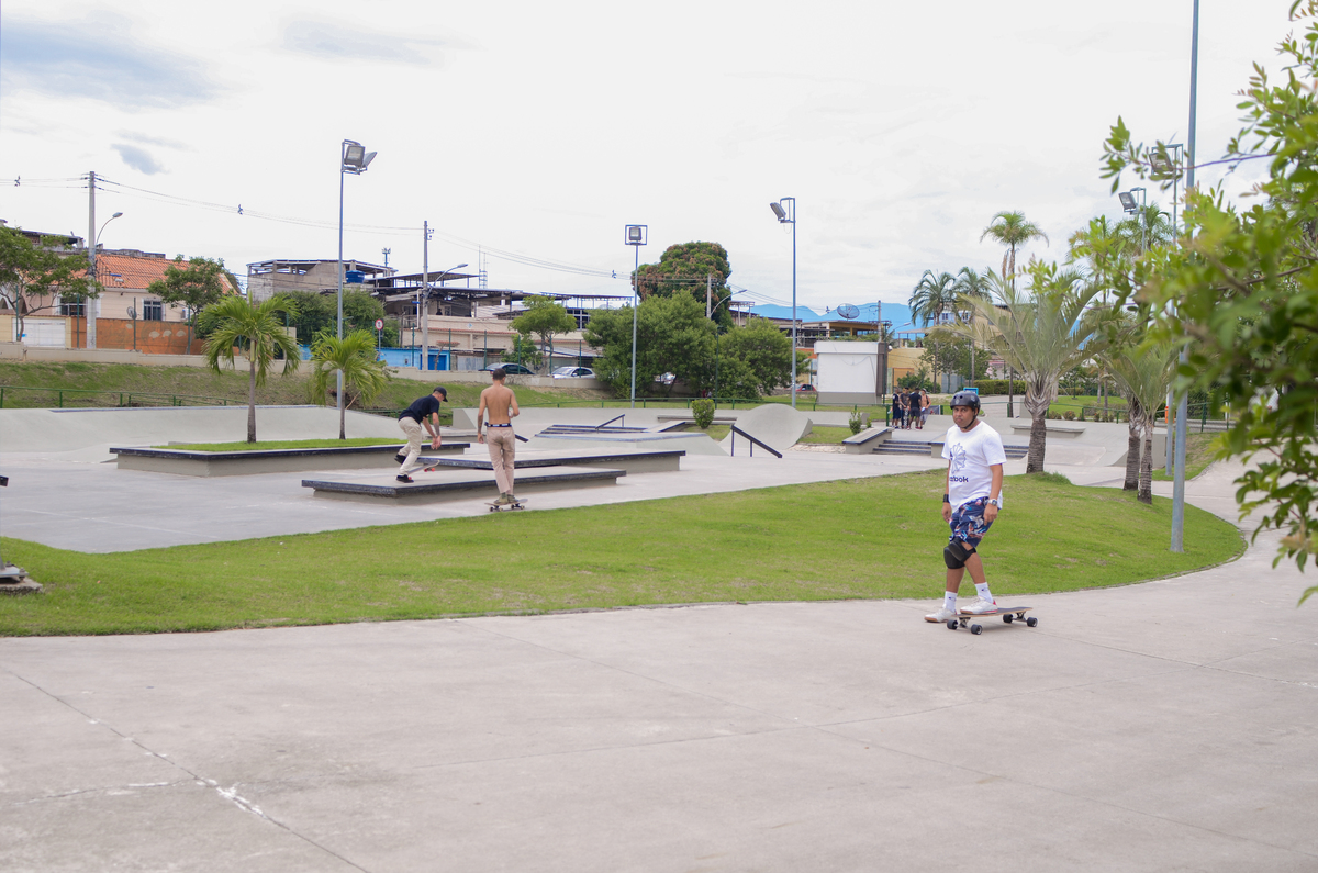 UM TOQUE NO SEU OLHAR ARIANE SCHMITZ TATIANA VIEIRA
