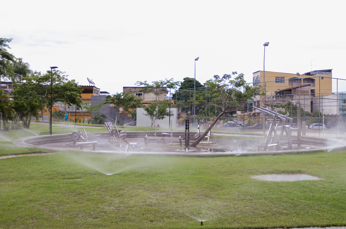 UM TOQUE NO SEU OLHAR ARIANE SCHMITZ TATIANA VIEIRA