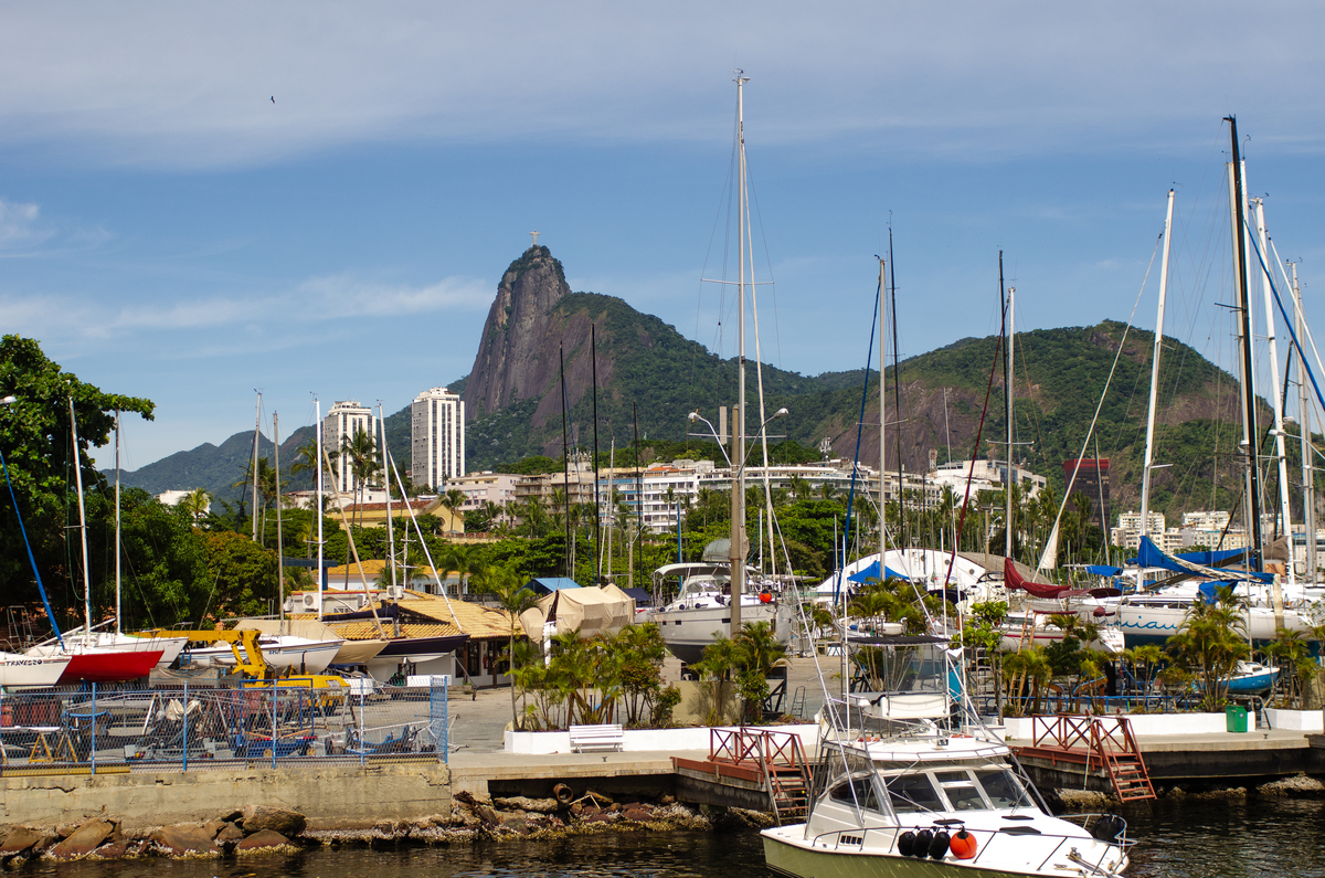 UM TOQUE NO SEU OLHAR ARIANE SCHMITZ TATIANA VIEIRA