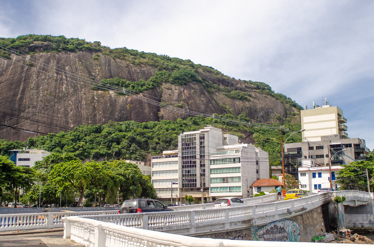 UM TOQUE NO SEU OLHAR ARIANE SCHMITZ TATIANA VIEIRA