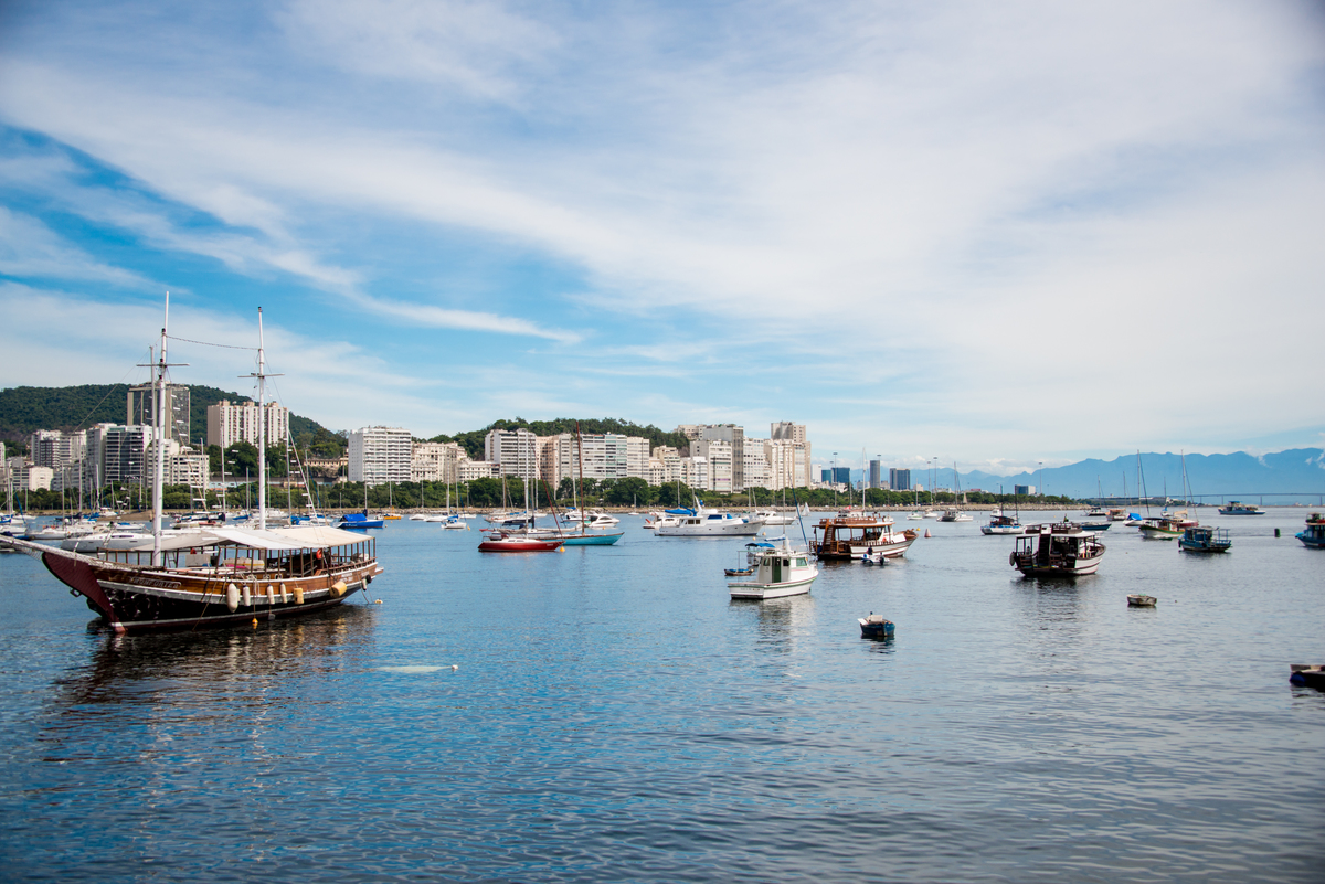 UM TOQUE NO SEU OLHAR ARIANE SCHMITZ TATIANA VIEIRA