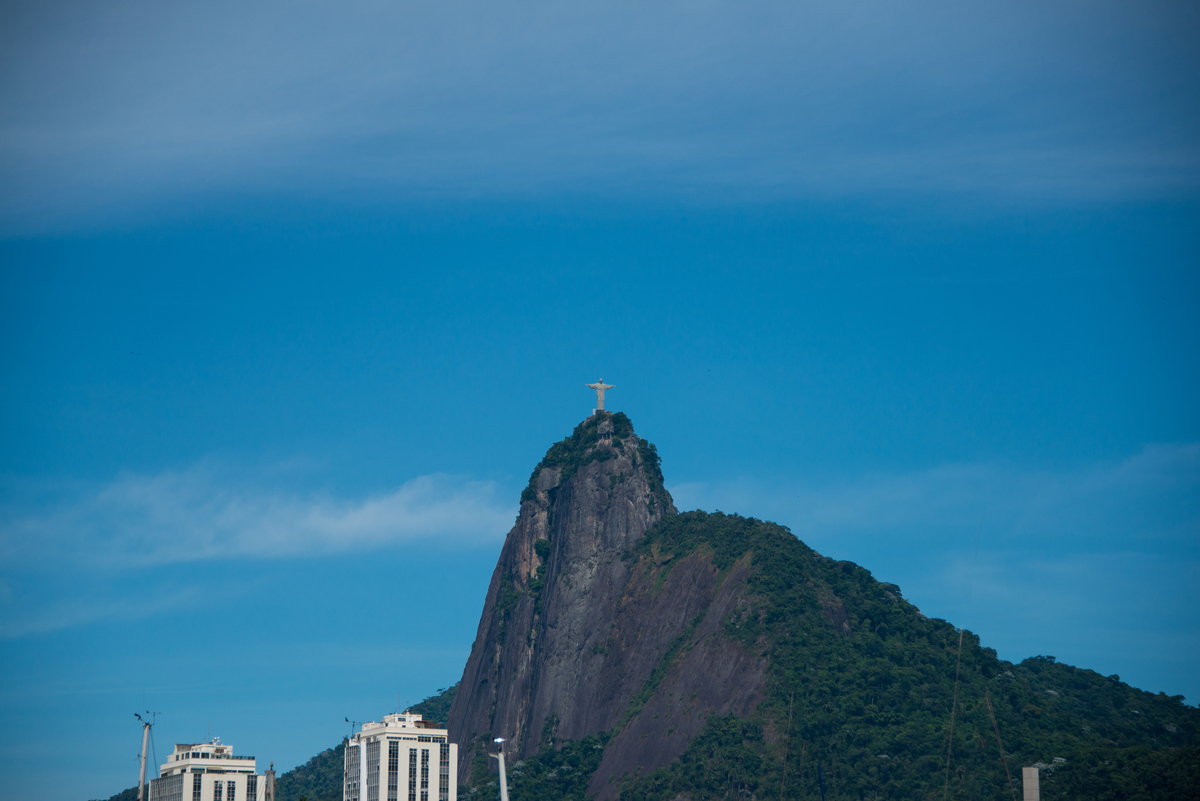 UM TOQUE NO SEU OLHAR ARIANE SCHMITZ TATIANA VIEIRA