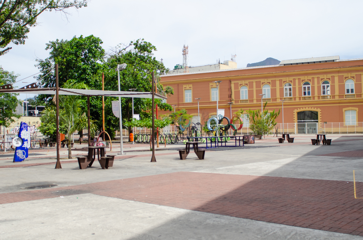 UM TOQUE NO SEU OLHAR ARIANE SCHMITZ TATIANA VIEIRA
