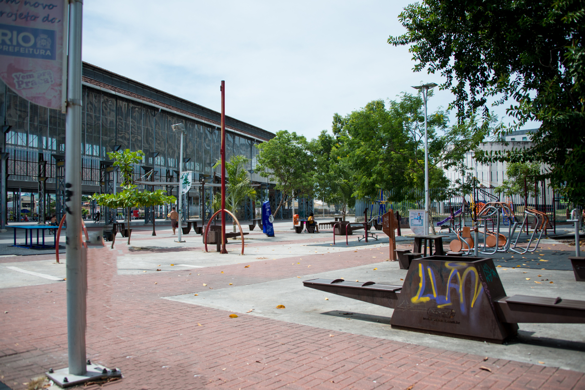 UM TOQUE NO SEU OLHAR ARIANE SCHMITZ TATIANA VIEIRA