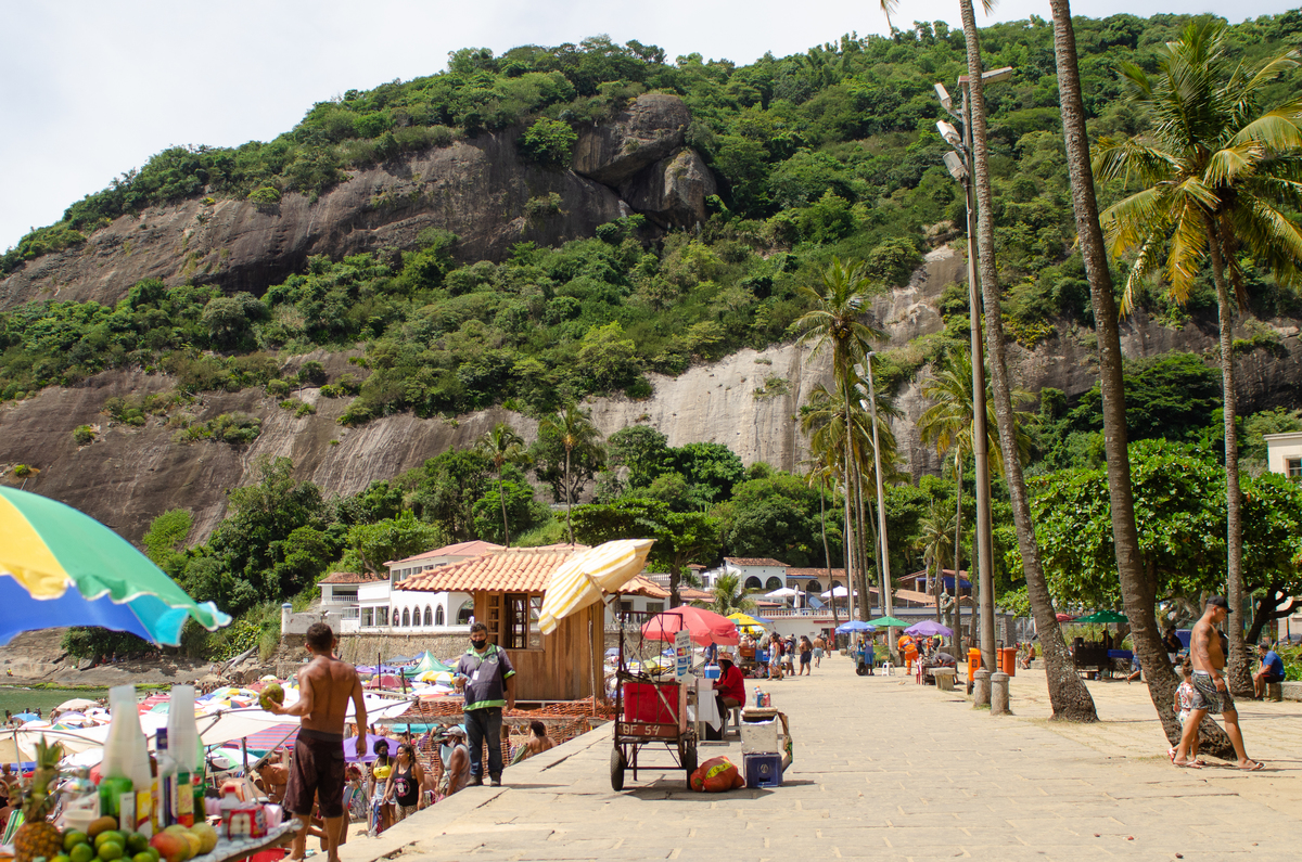 UM TOQUE NO SEU OLHAR ARIANE SCHMITZ TATIANA VIEIRA