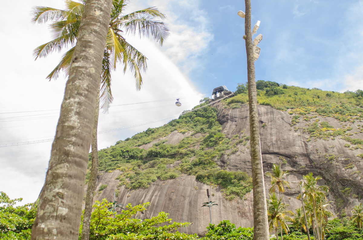 UM TOQUE NO SEU OLHAR ARIANE SCHMITZ TATIANA VIEIRA