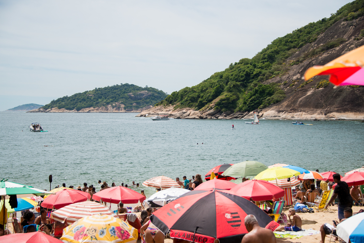 UM TOQUE NO SEU OLHAR ARIANE SCHMITZ TATIANA VIEIRA